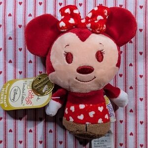 Disney Minnie Mouse Red Plush Itty Bitty Hallmark Limited Edition Valentines Day
